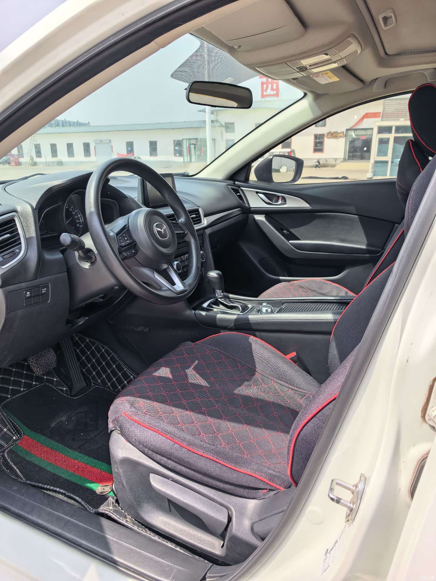 Mazda Mazda3, 2018 все фото
