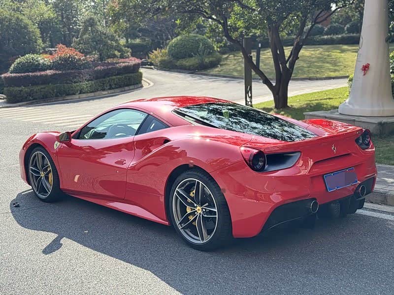Ferrari 488