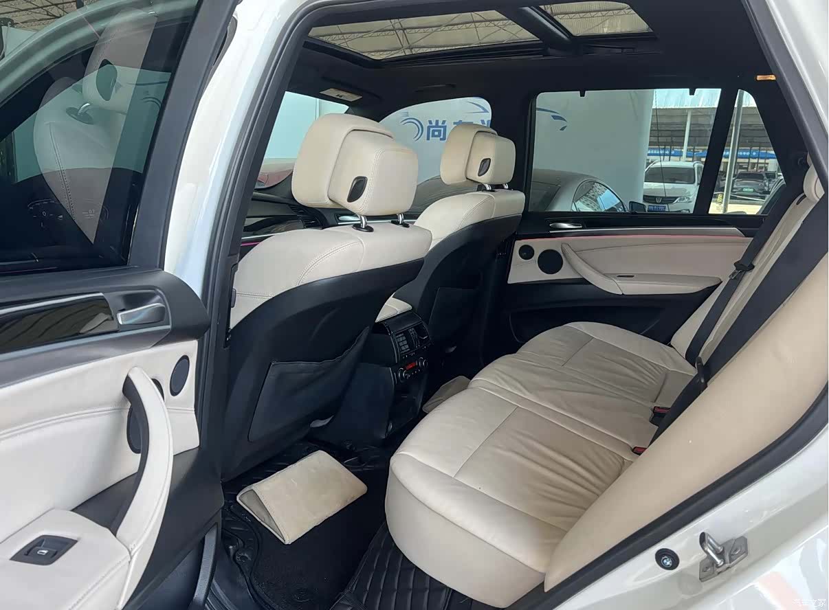 BMW X5, 2011 8