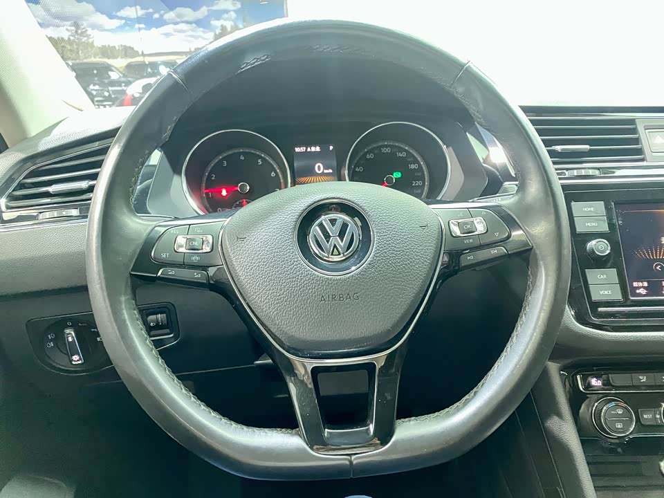 Volkswagen Tiguan L