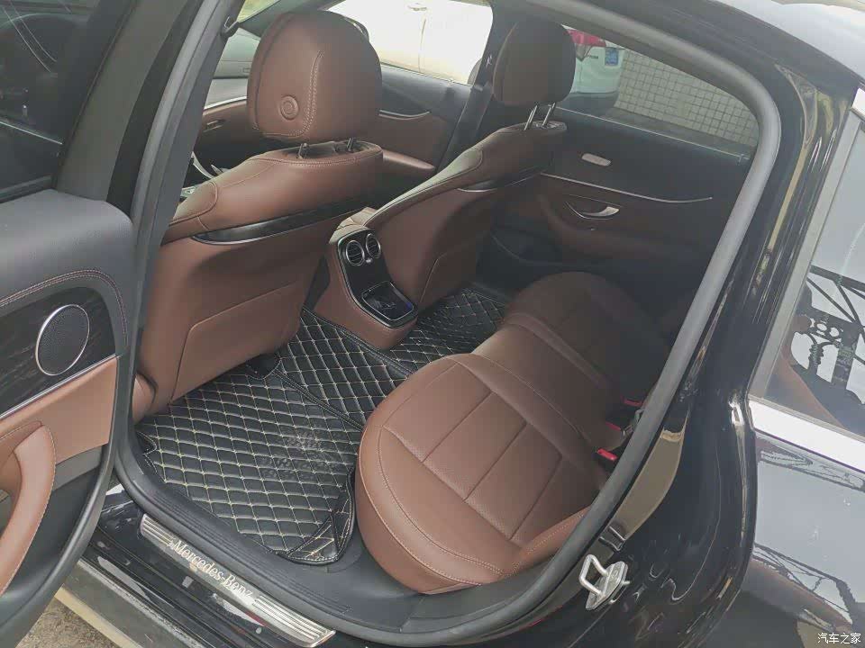 Mercedes-Benz E-Class, 2023 3