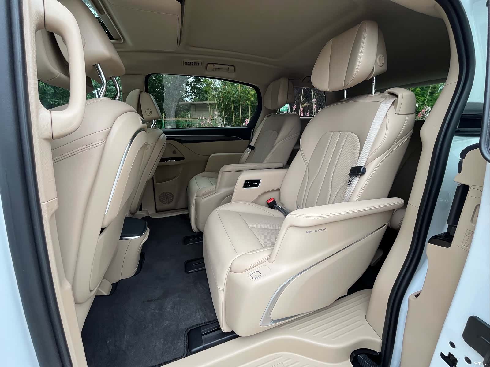 Buick GL8, 2025 25