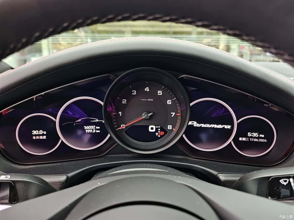 Porsche Panamera, 2023 10