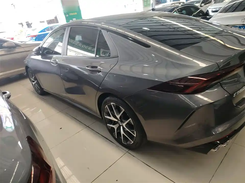 Trumpchi Shadow Leopard