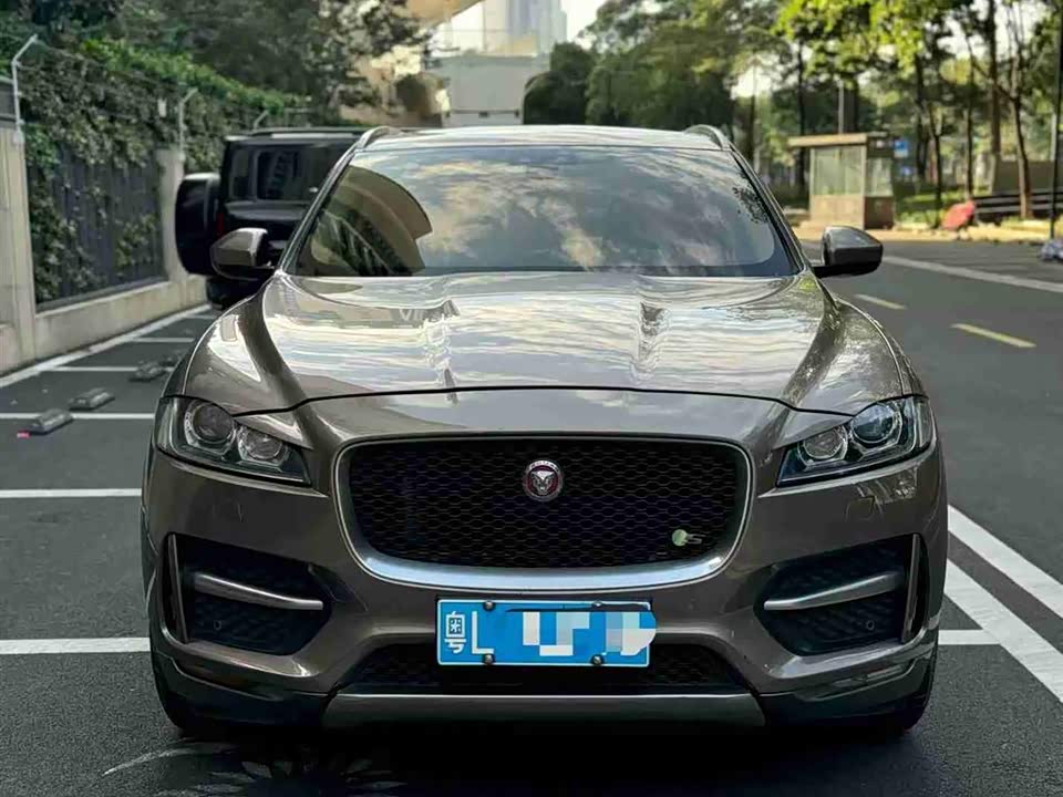 Jaguar F-PACE