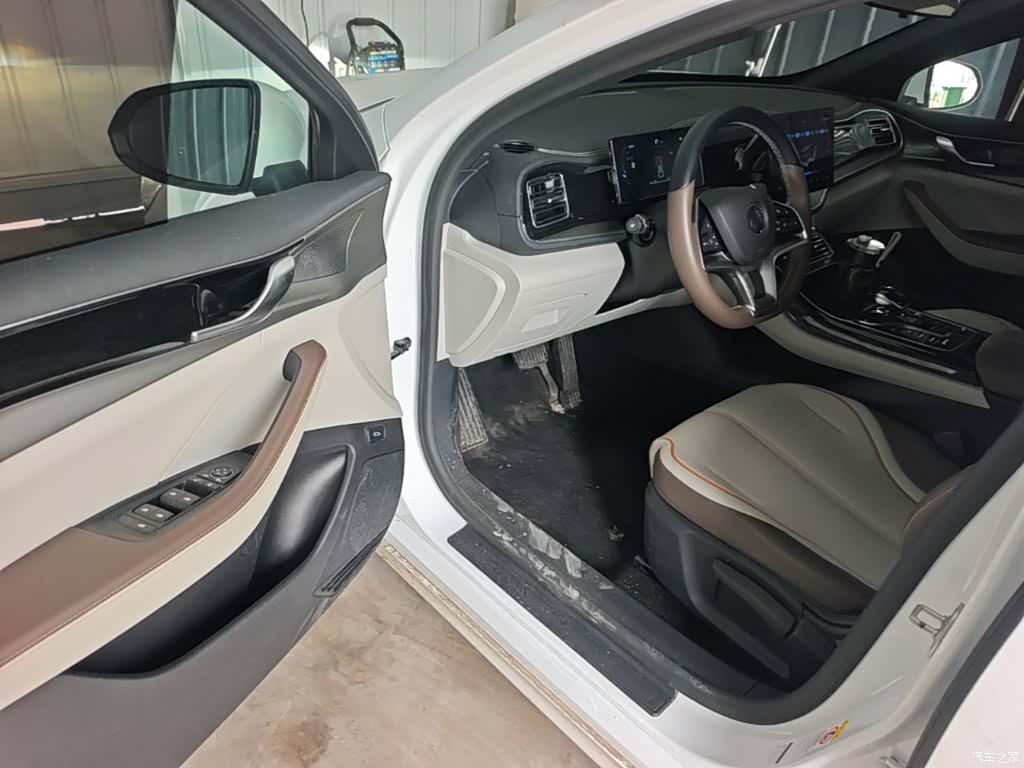 BYD Qin, 2023 16
