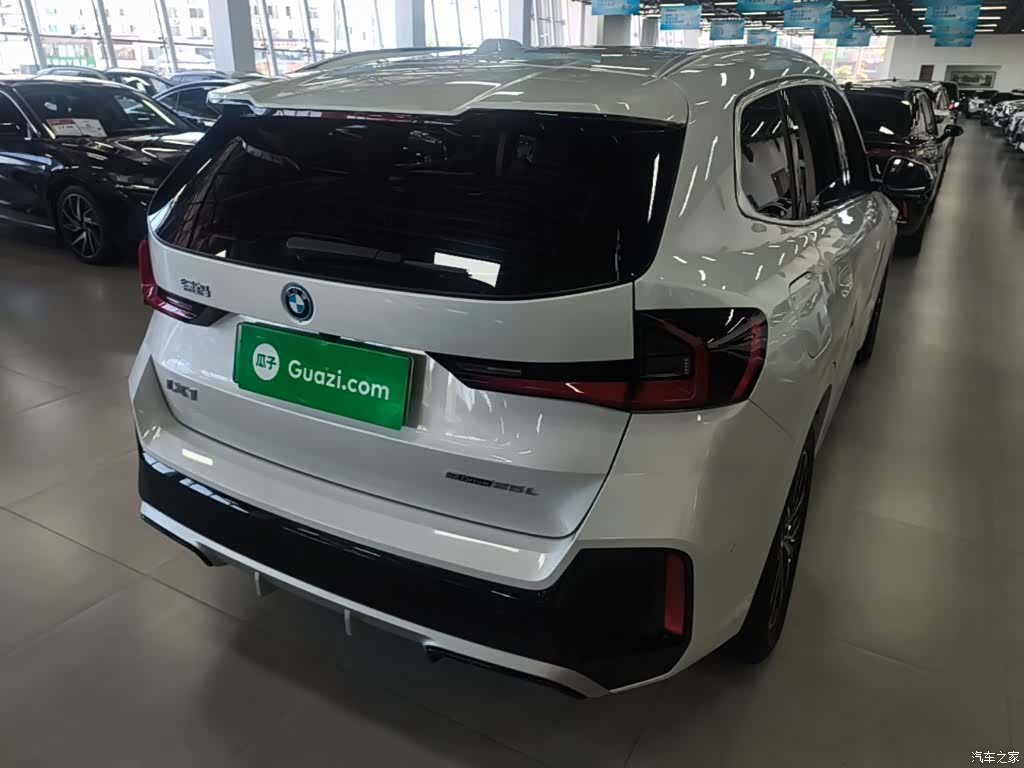 BMW iX1, 2024 все фото