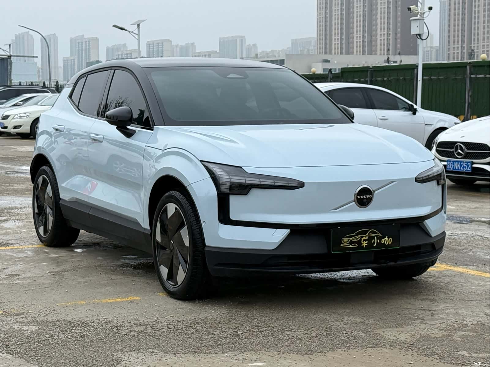 Volvo EX30, 2024 3