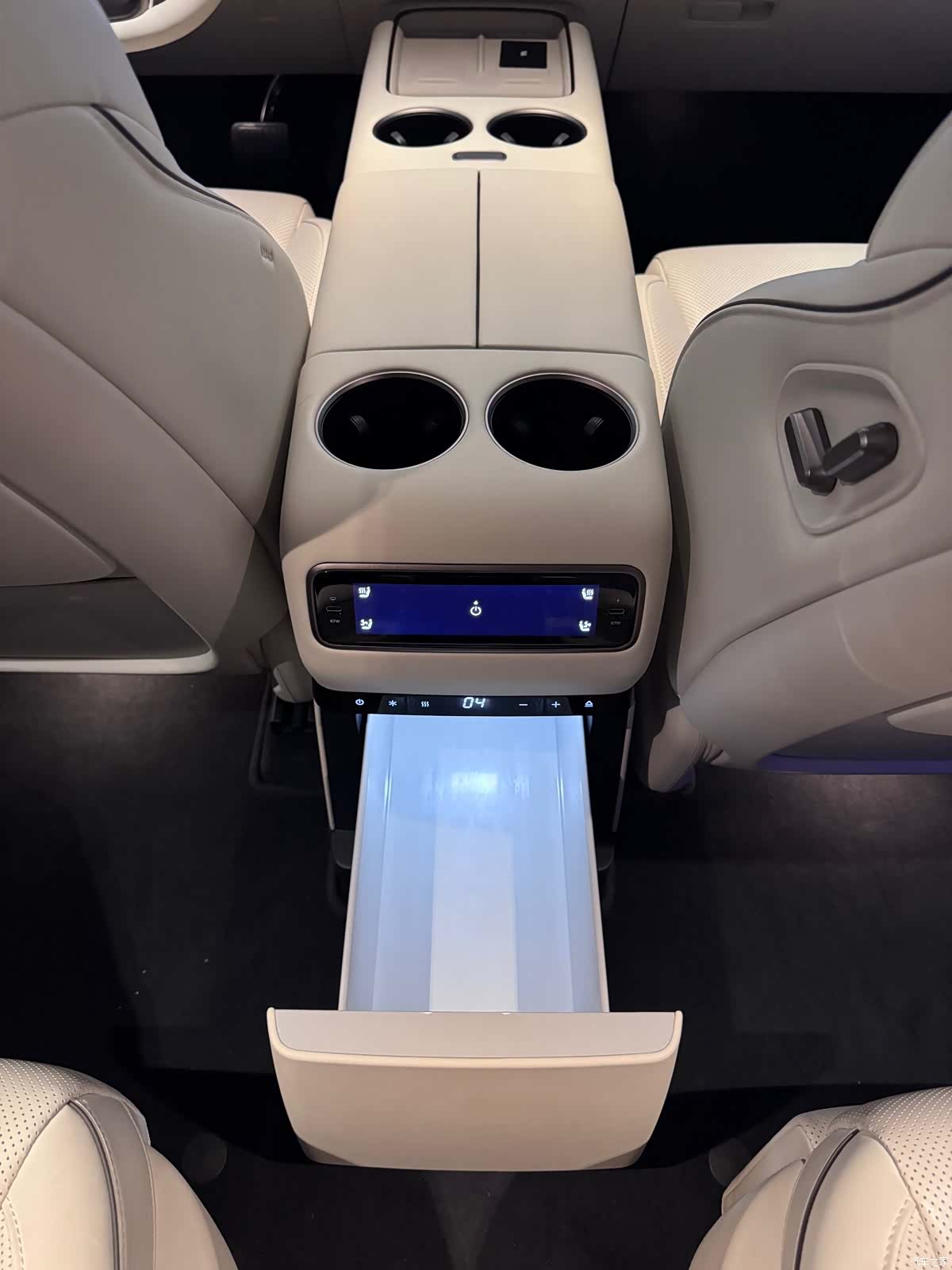 Li Auto i8, 2026 14