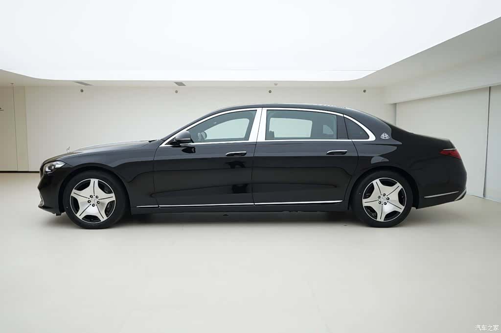 Maybach S-Class, 2024 3