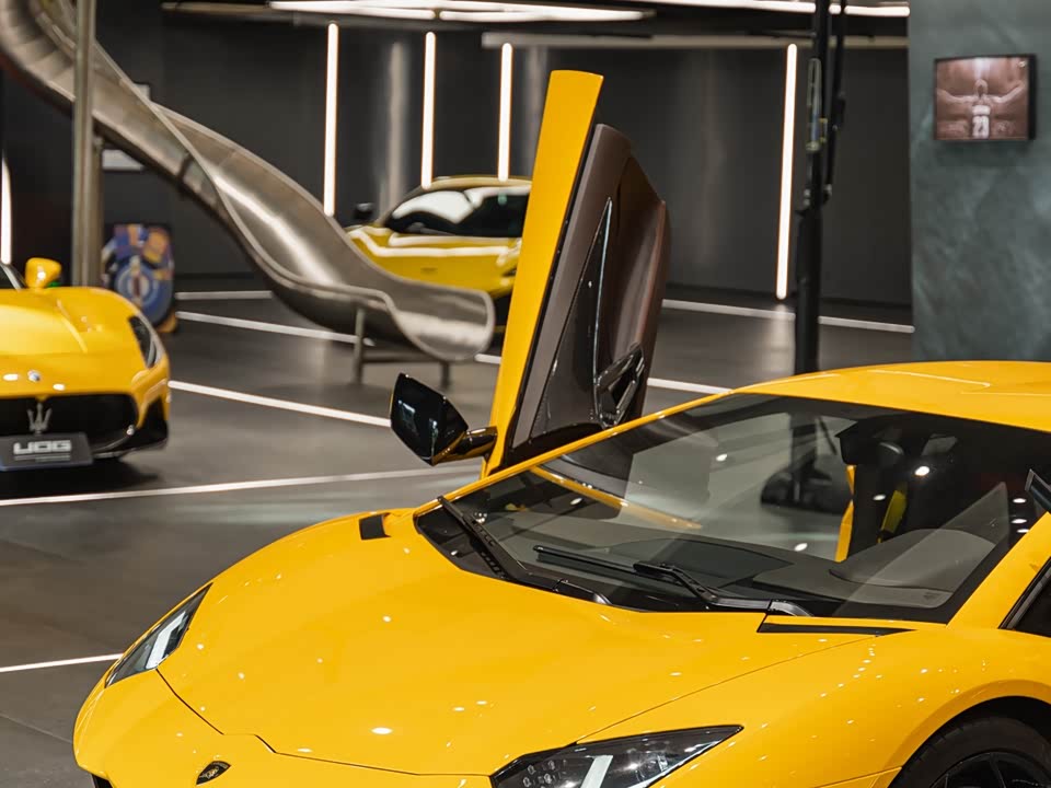 Lamborghini Aventador