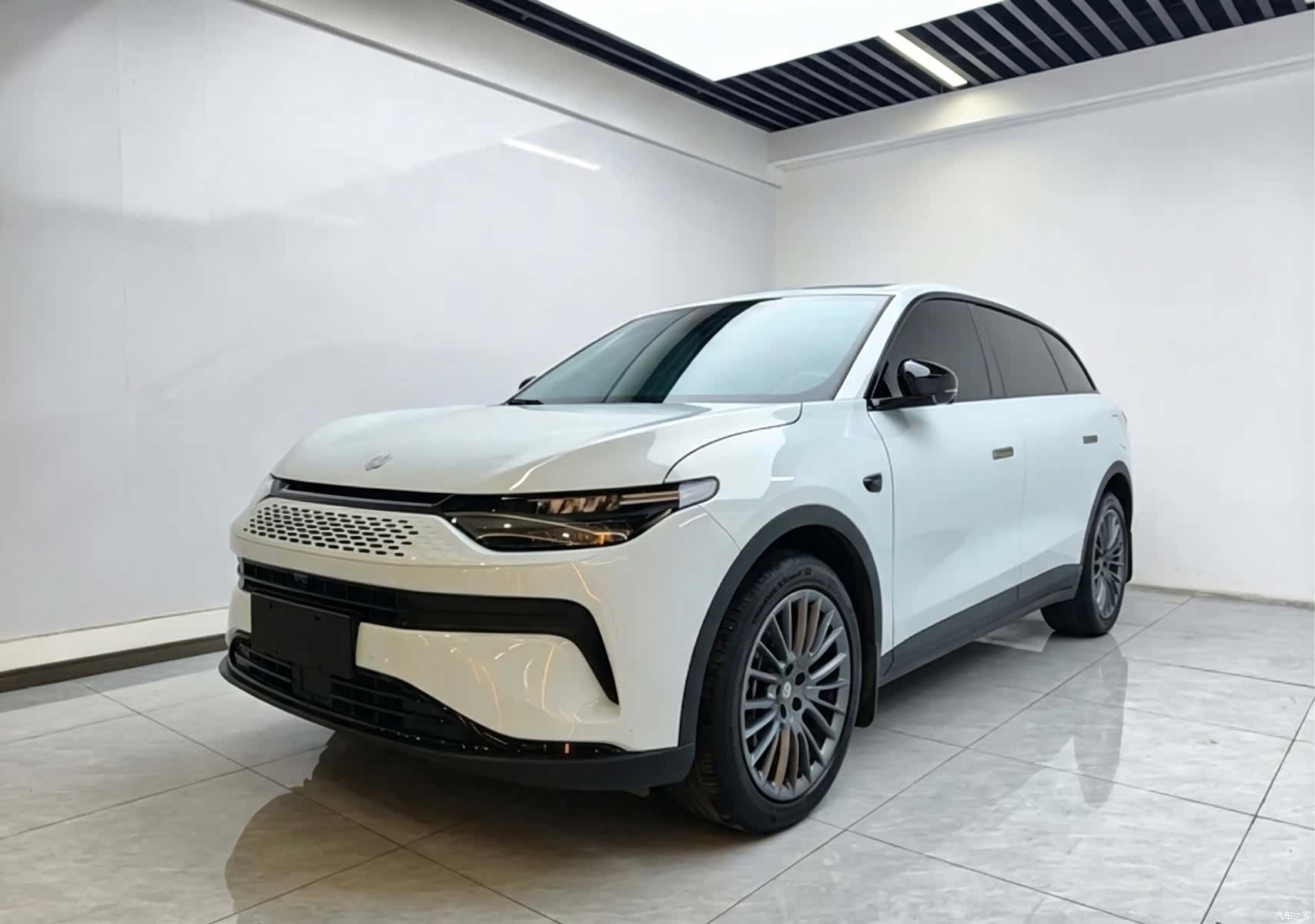 Leapmotor C11