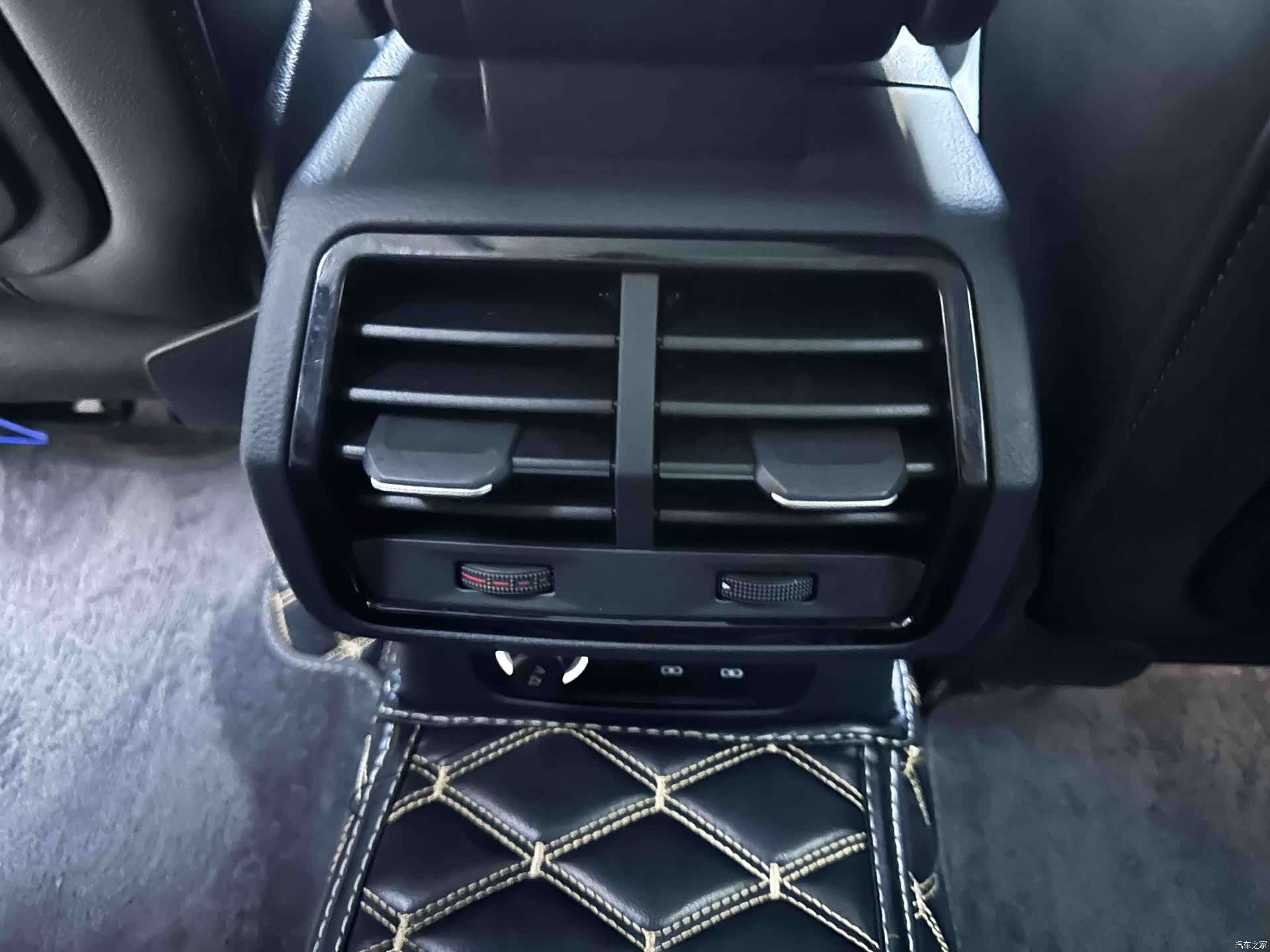 Audi Q3, 2023 17