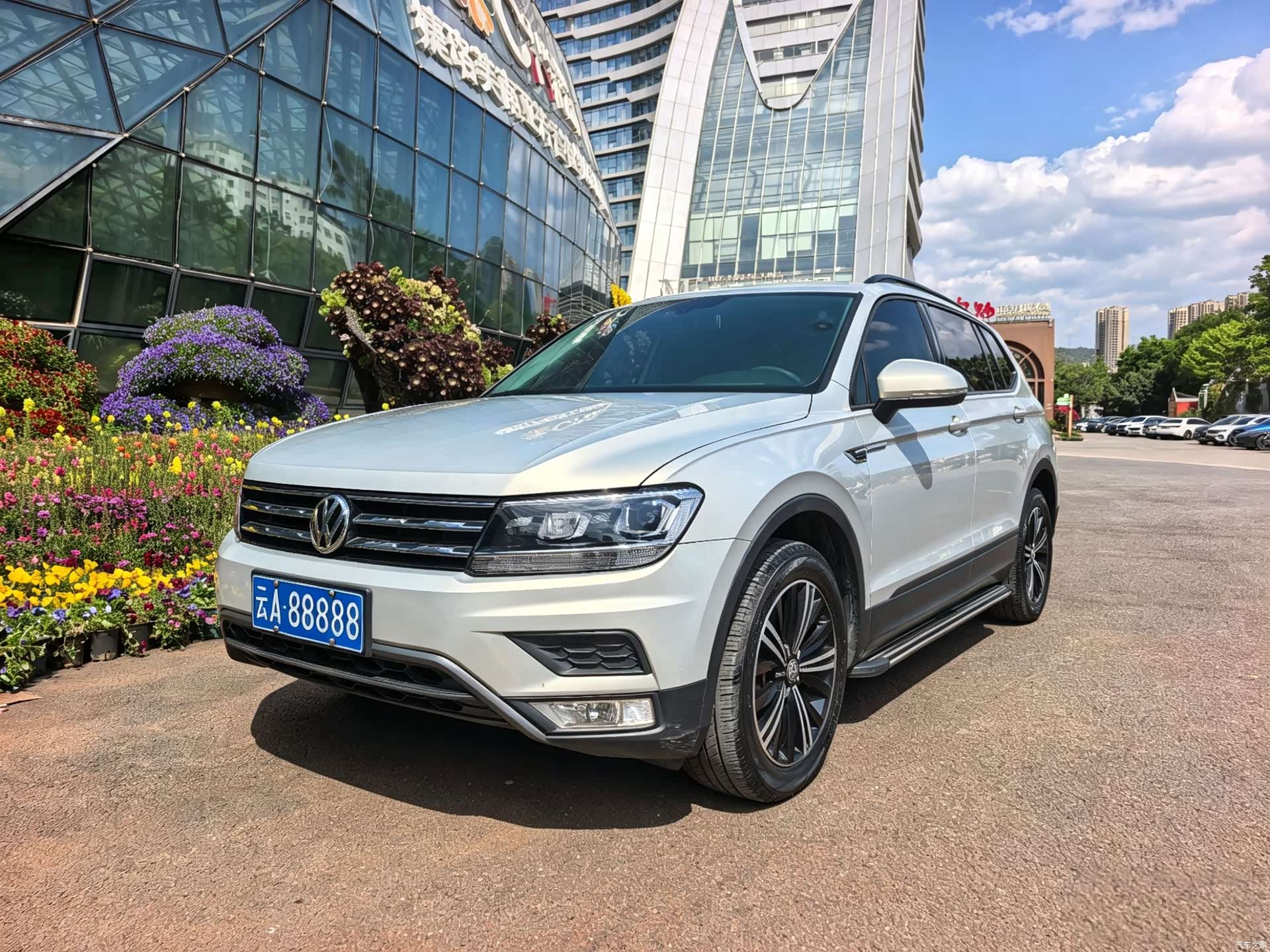 Volkswagen Tiguan L, 2019 1