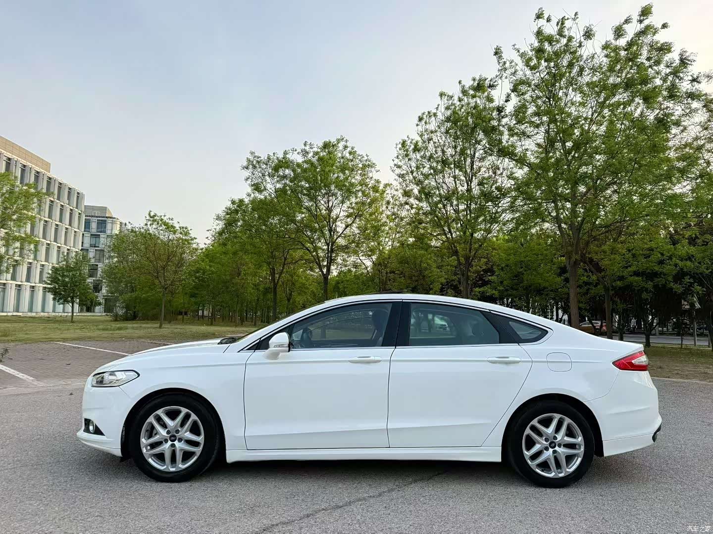 Ford Mondeo, 2016 3