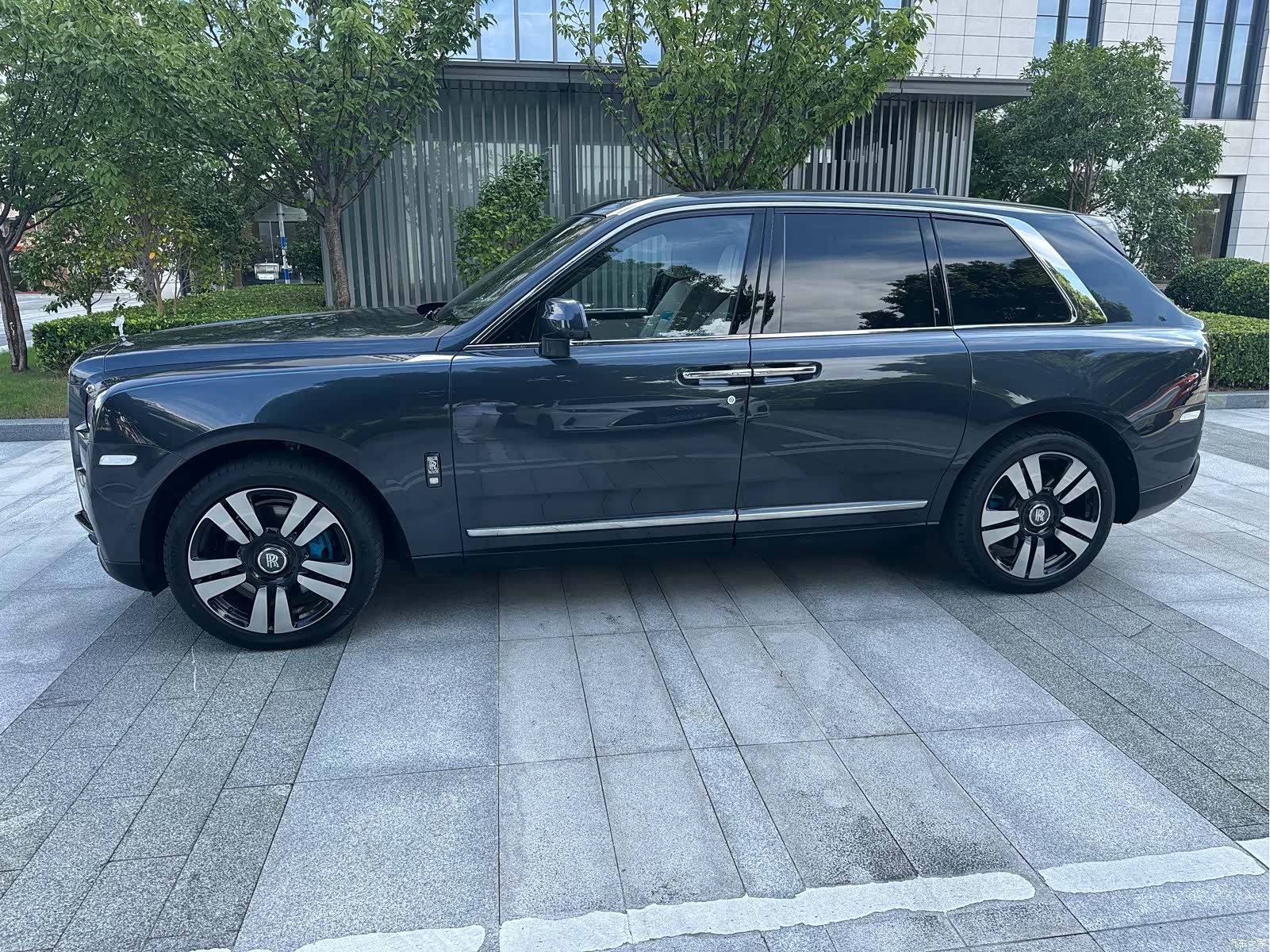 Rolls-Royce Cullinan, 2019 6