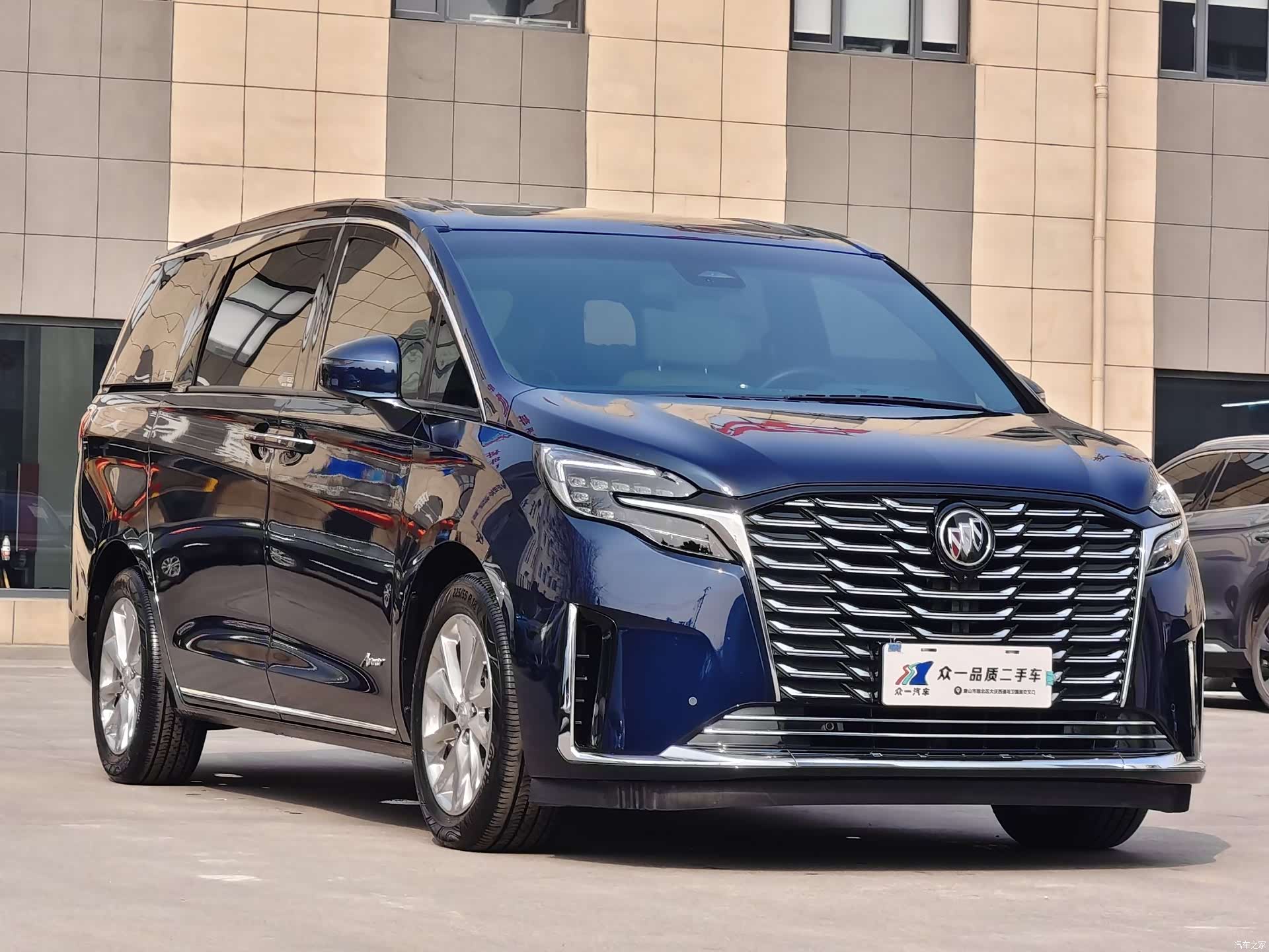Buick GL8, 2022 3