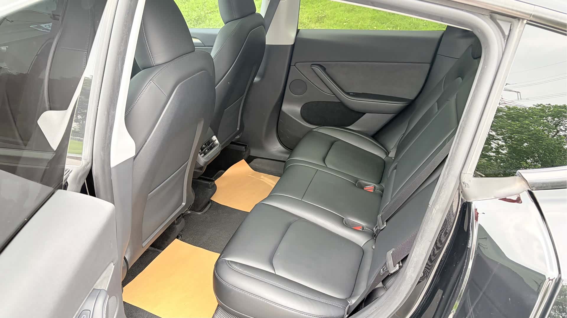 Tesla Model Y, 2023 7