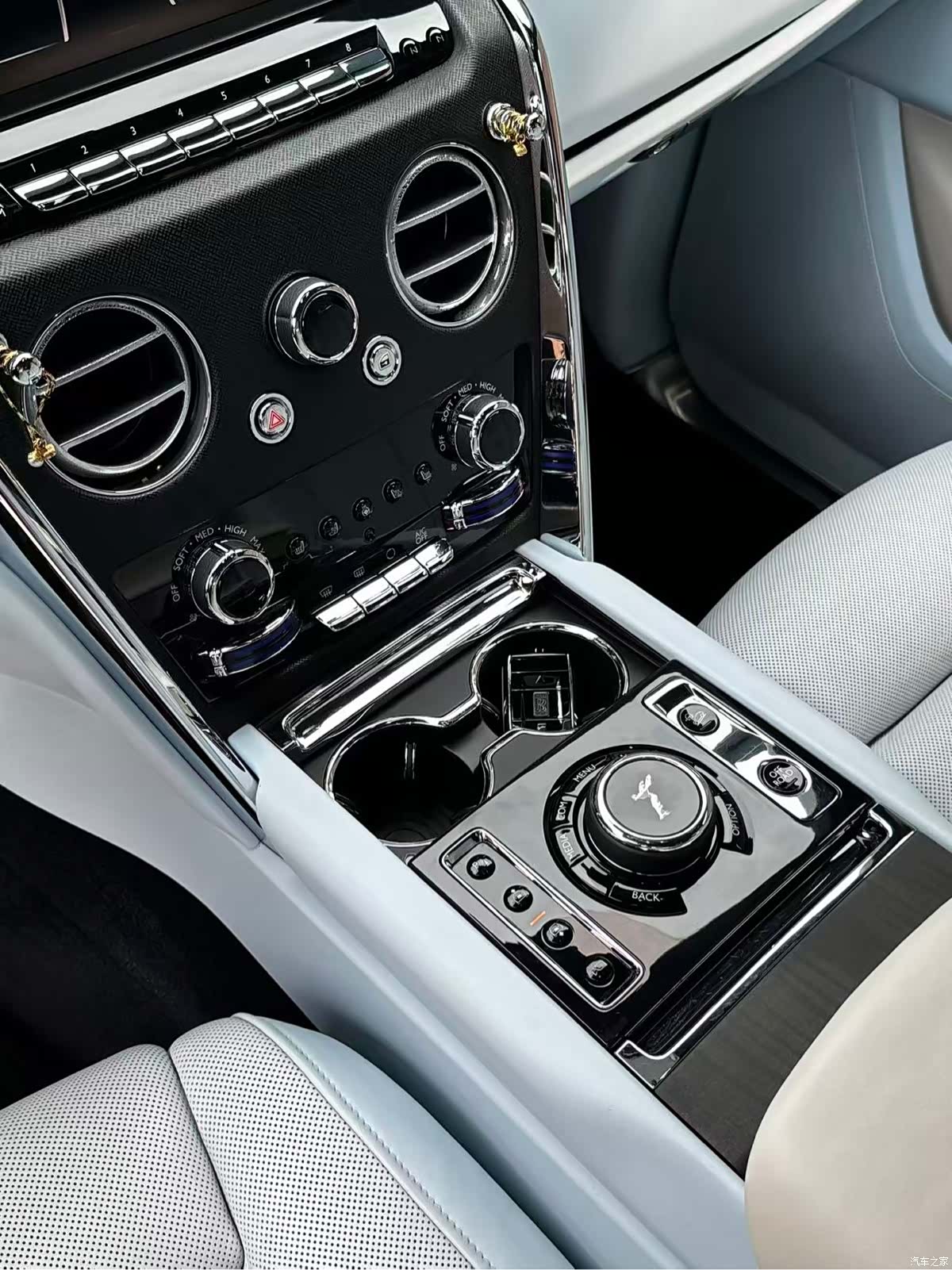 Rolls-Royce Cullinan, 2023 6