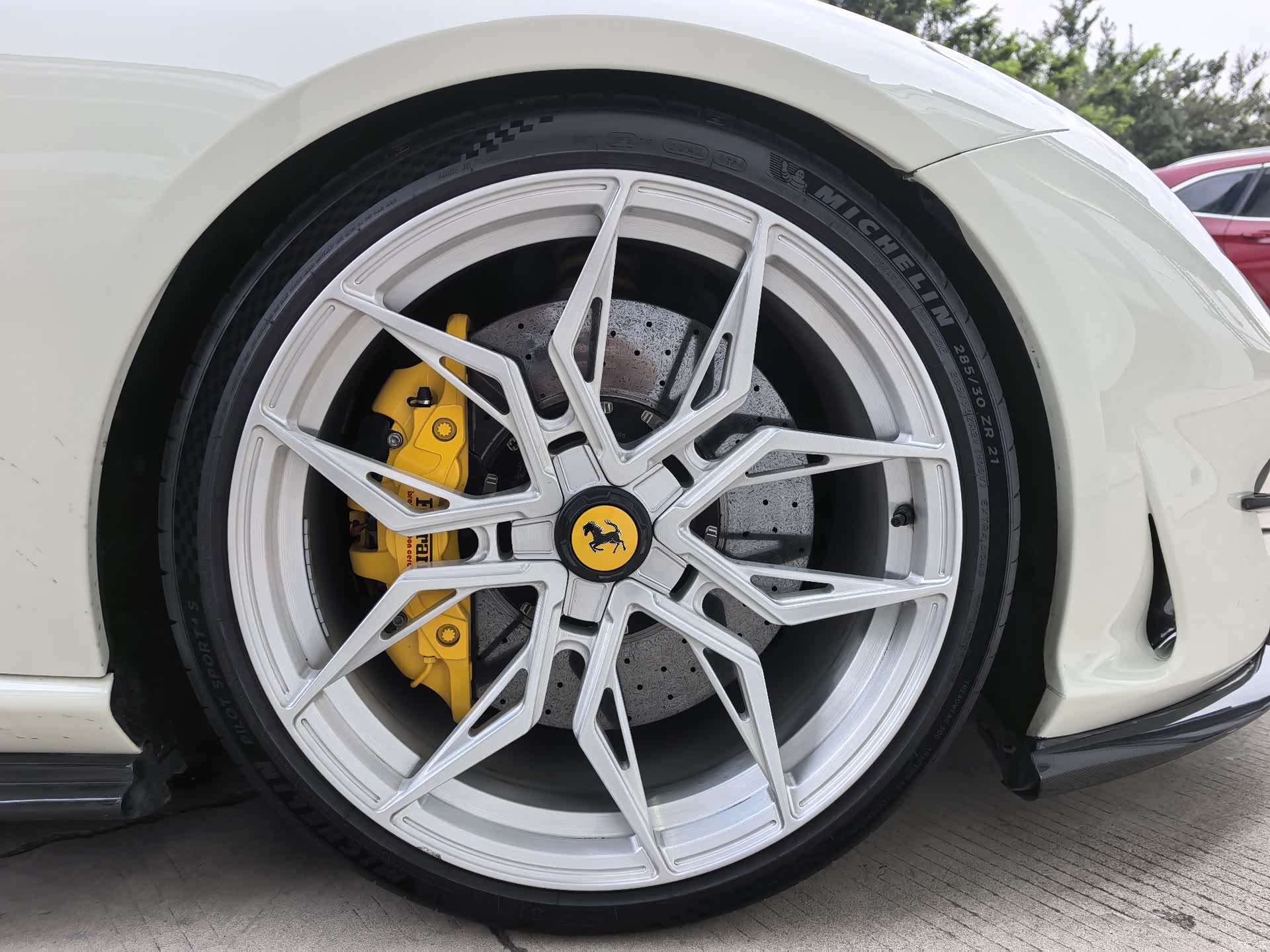 Ferrari 812, 2018 7