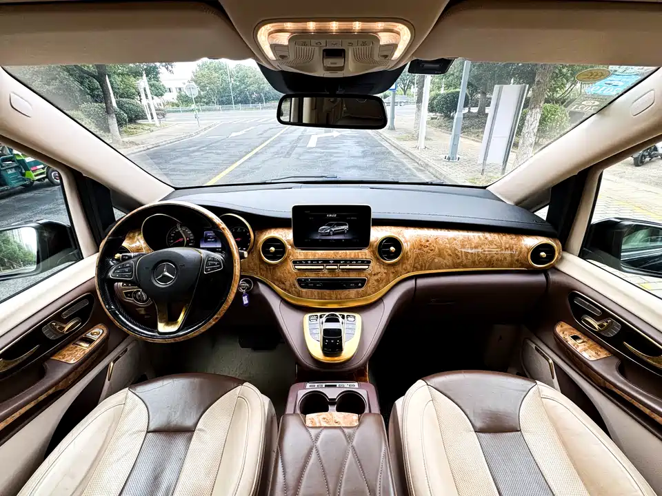 Mercedes-Benz V-class