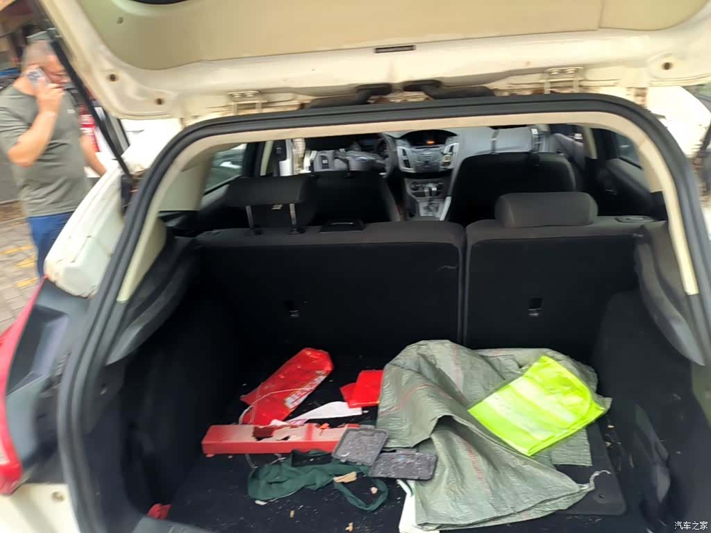 Ford Focus, 2015 19