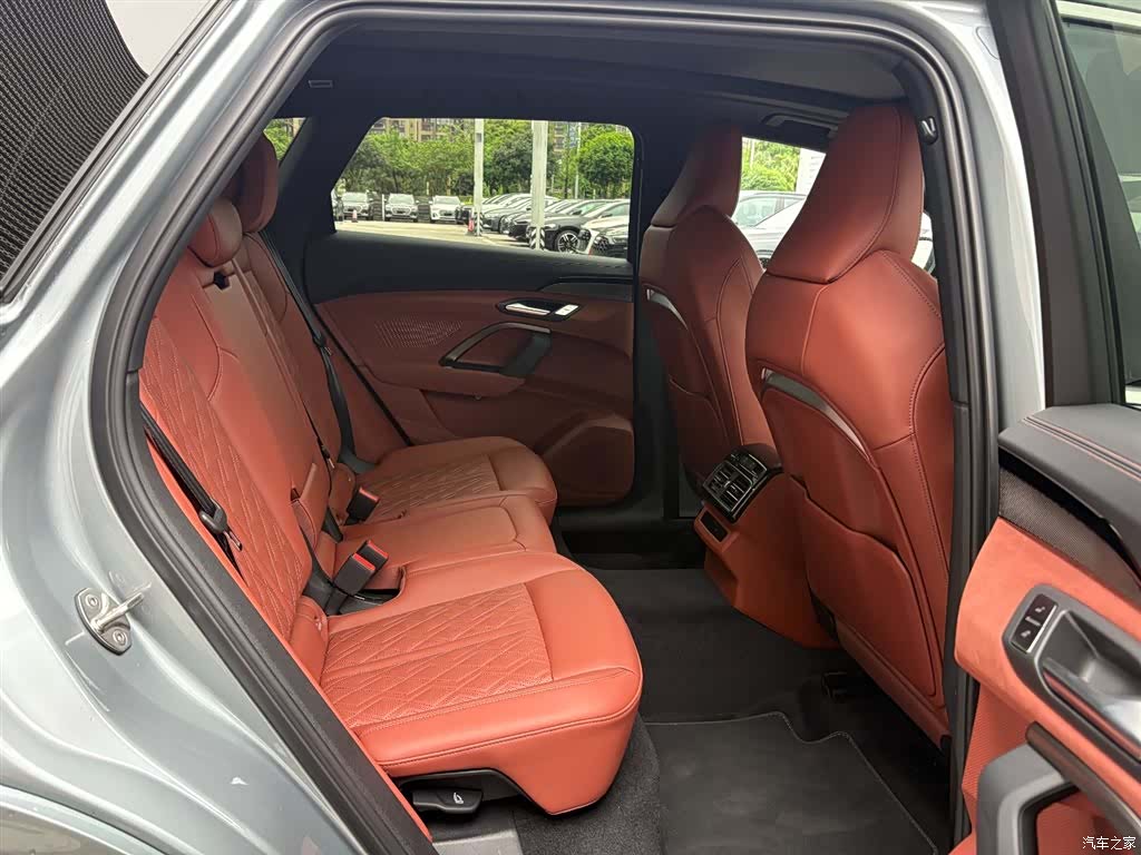 Audi Q5L, 2025 23