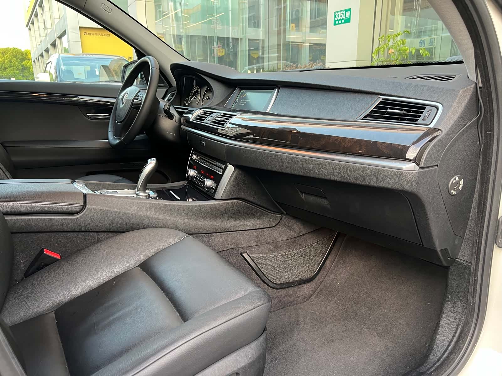 BMW 5 Series, 2011 9