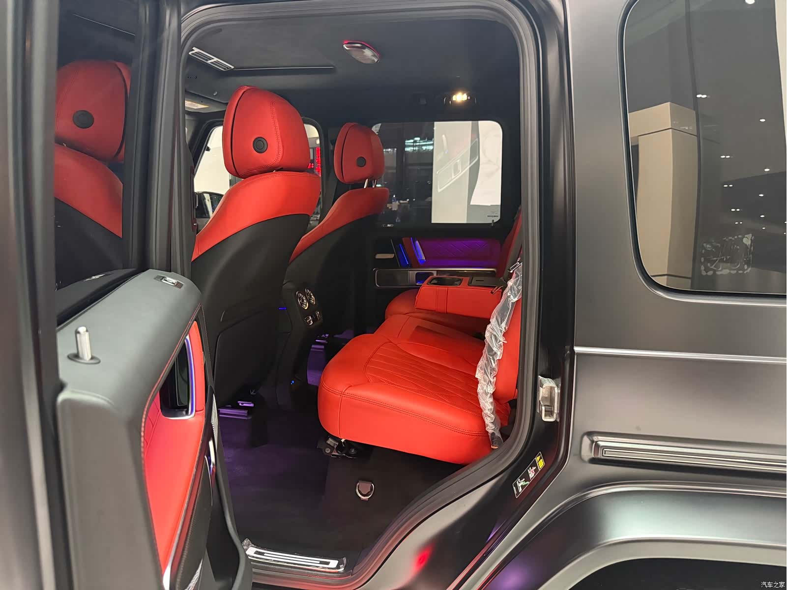 Mercedes-Benz G-Class, 2025 9