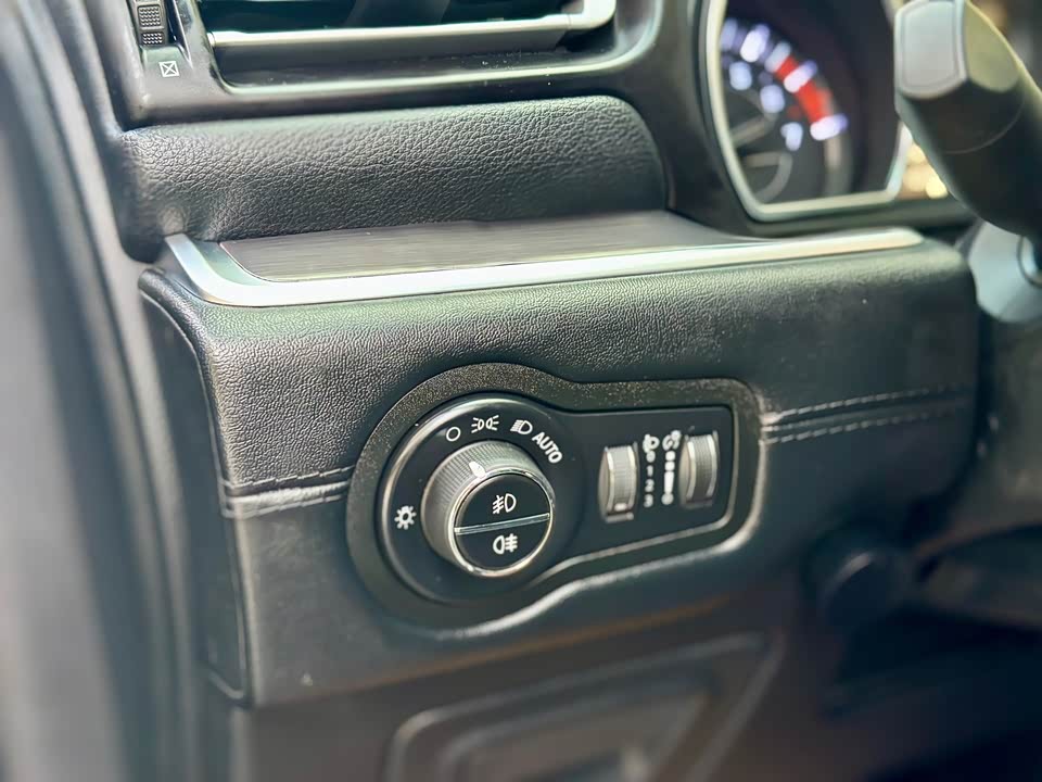 Jeep Grand Commander