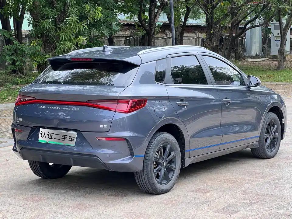 BYD e2
