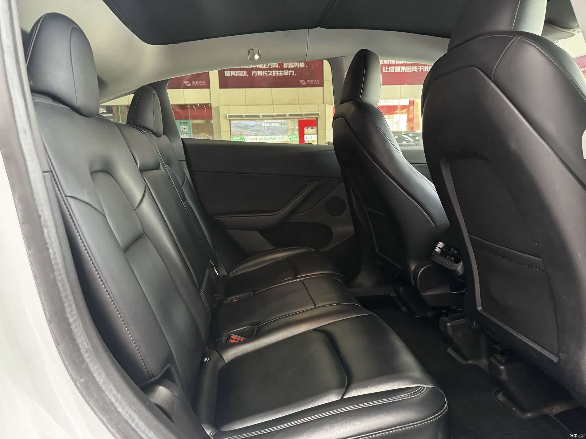 Tesla Model Y, 2023 13