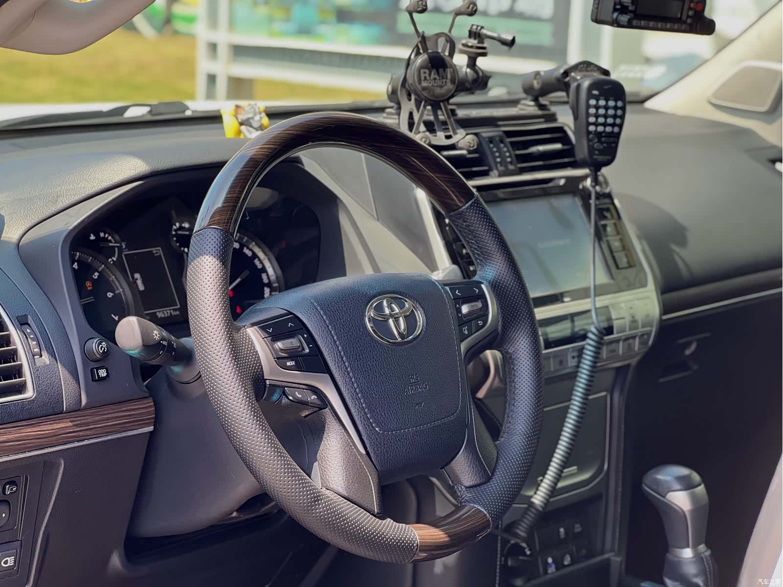 Toyota Prado, 2017 13