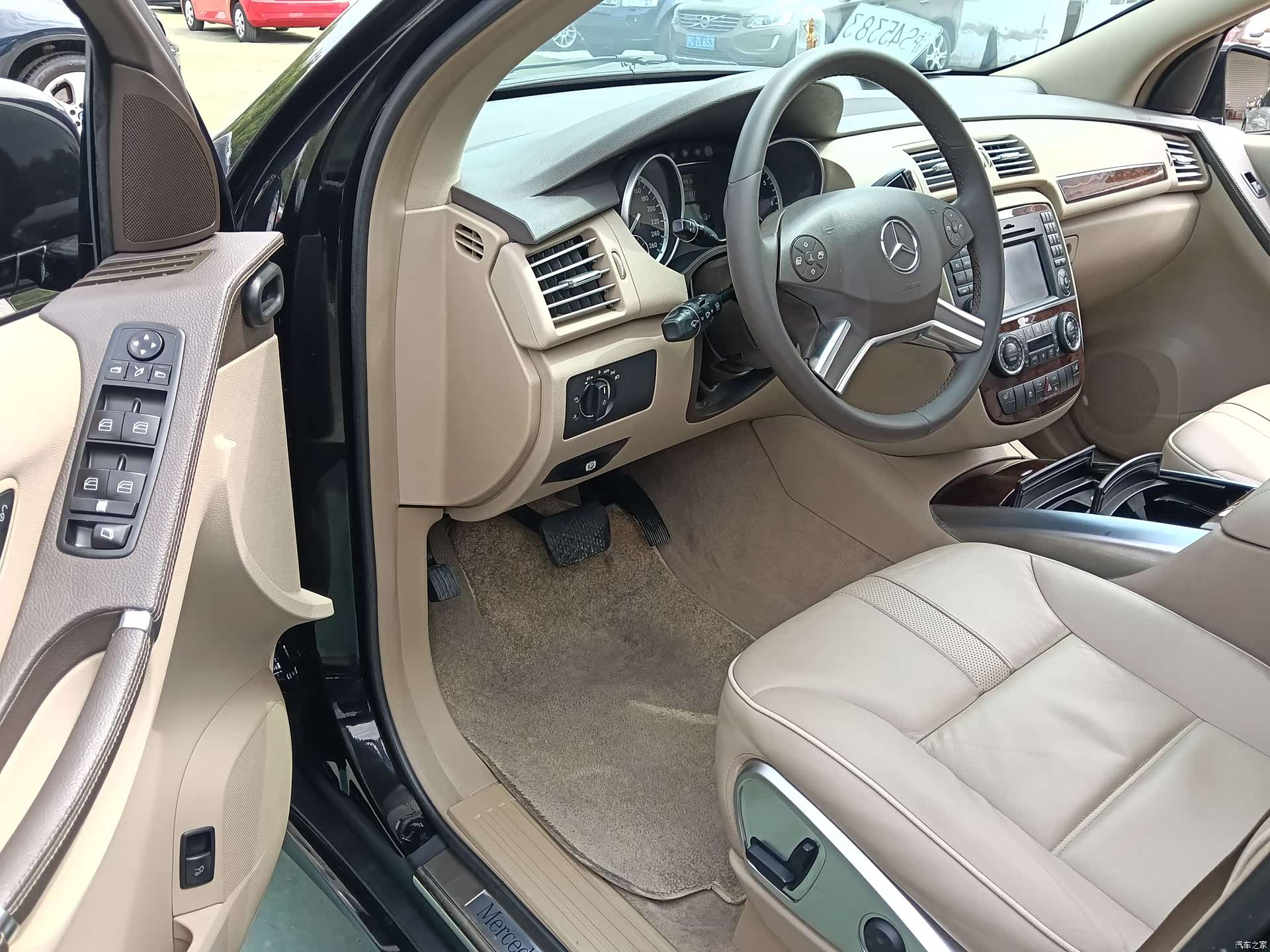 Mercedes-Benz R-Class, 2012 4