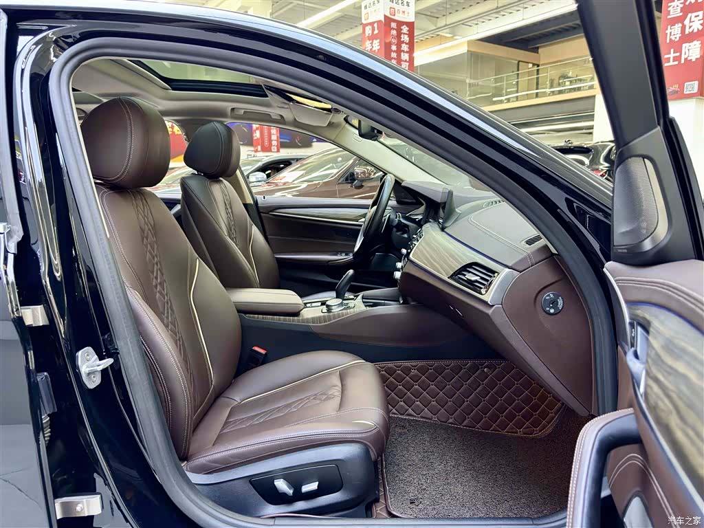 BMW 5 Series, 2020 все фото