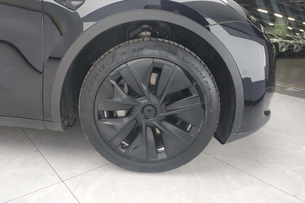 Tesla Model Y, 2023 6