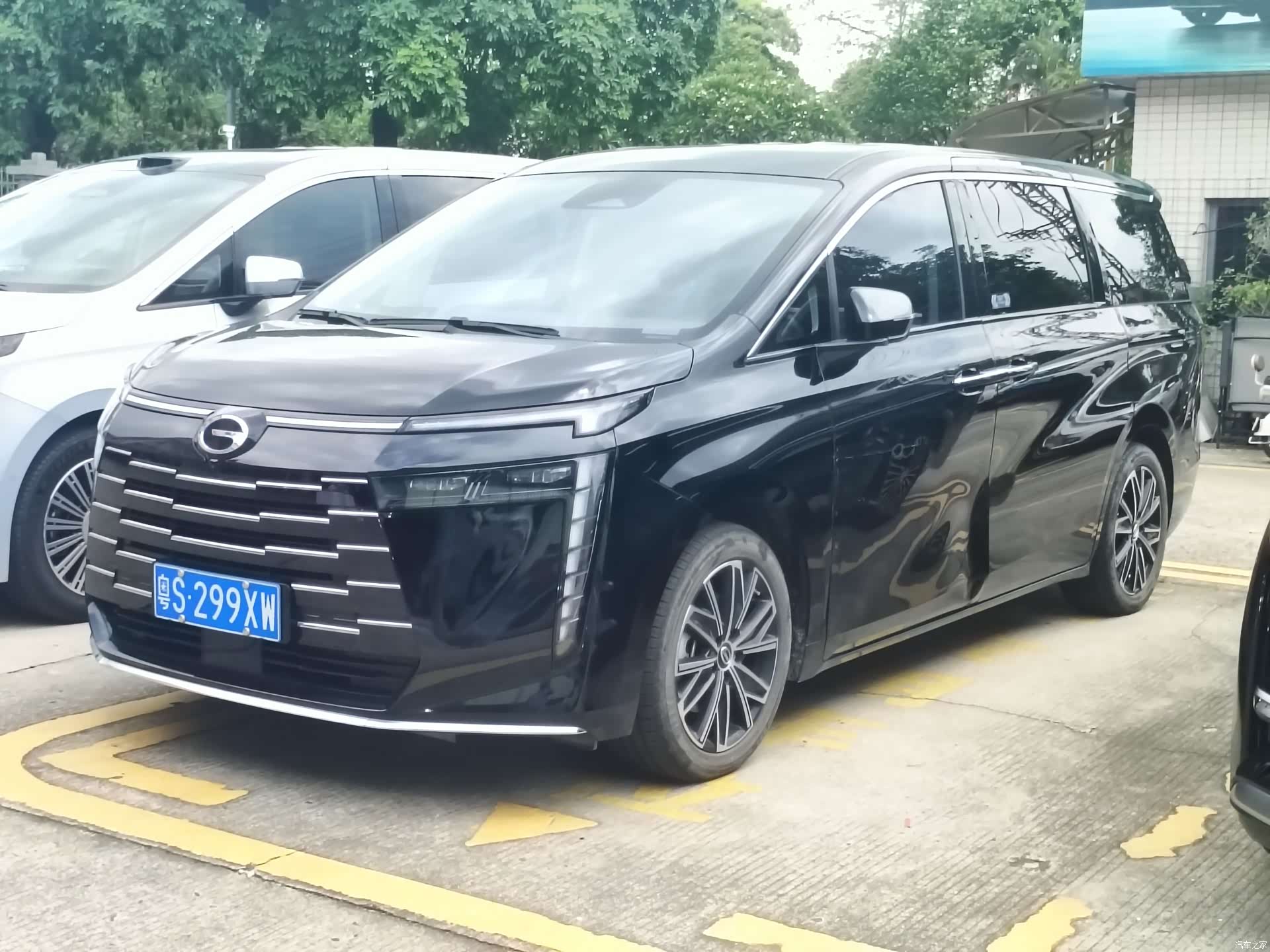 Trumpchi E8, 2024 13