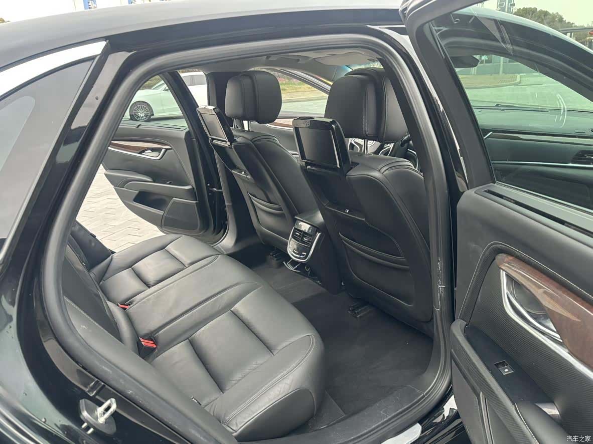 Cadillac XTS, 2014 13