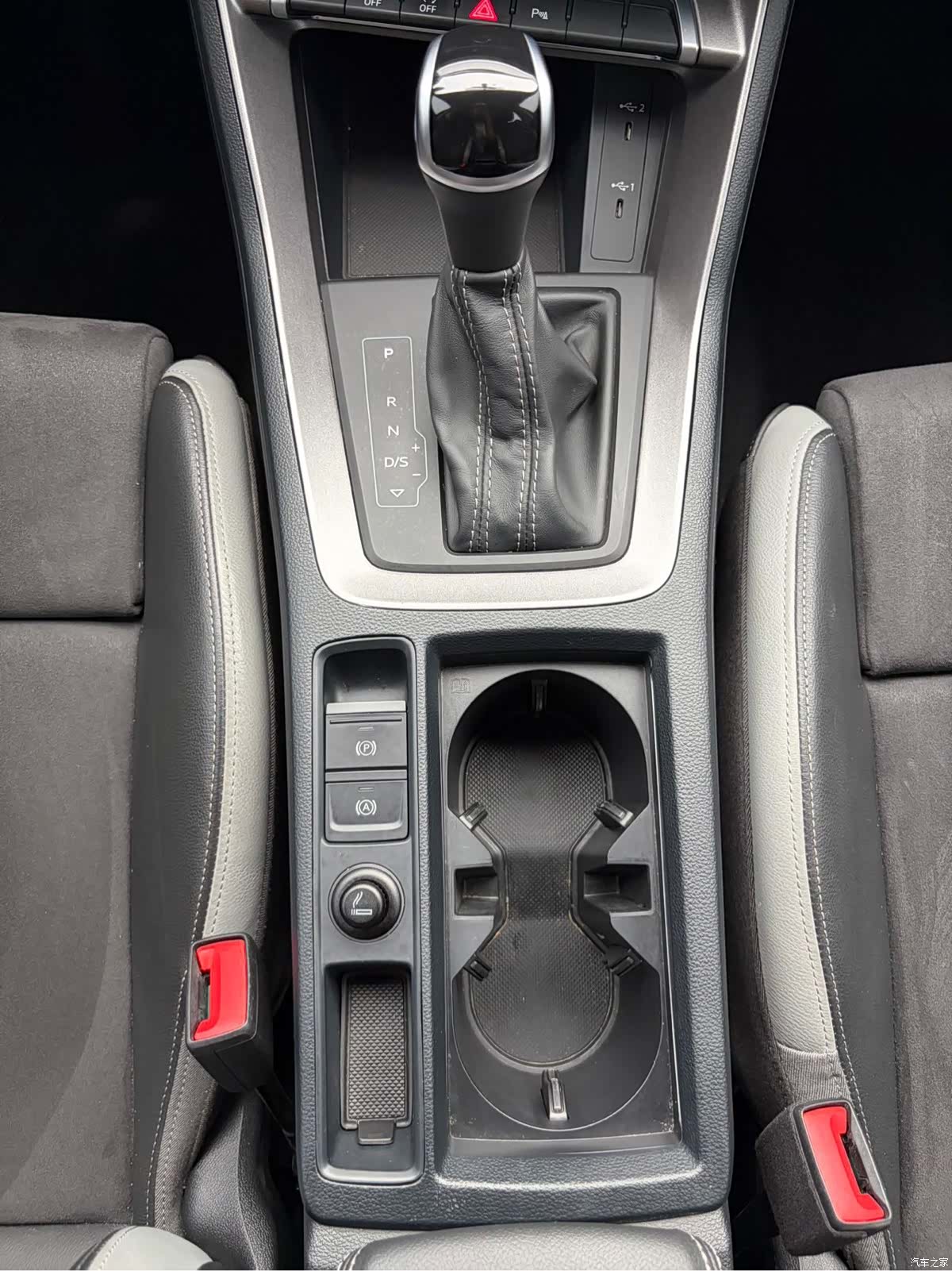 Audi Q3, 2022 11