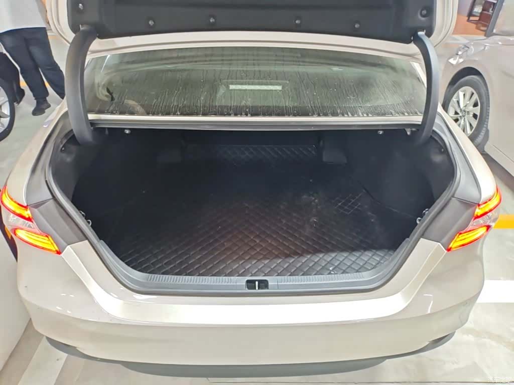Toyota Camry, 2018 19