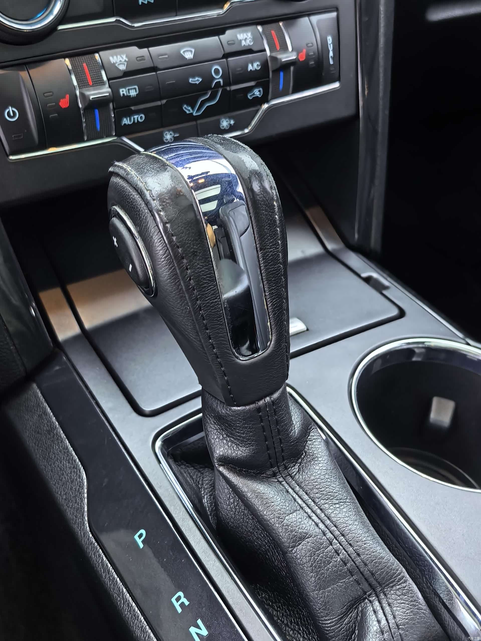 Ford Explorer, 2019 11