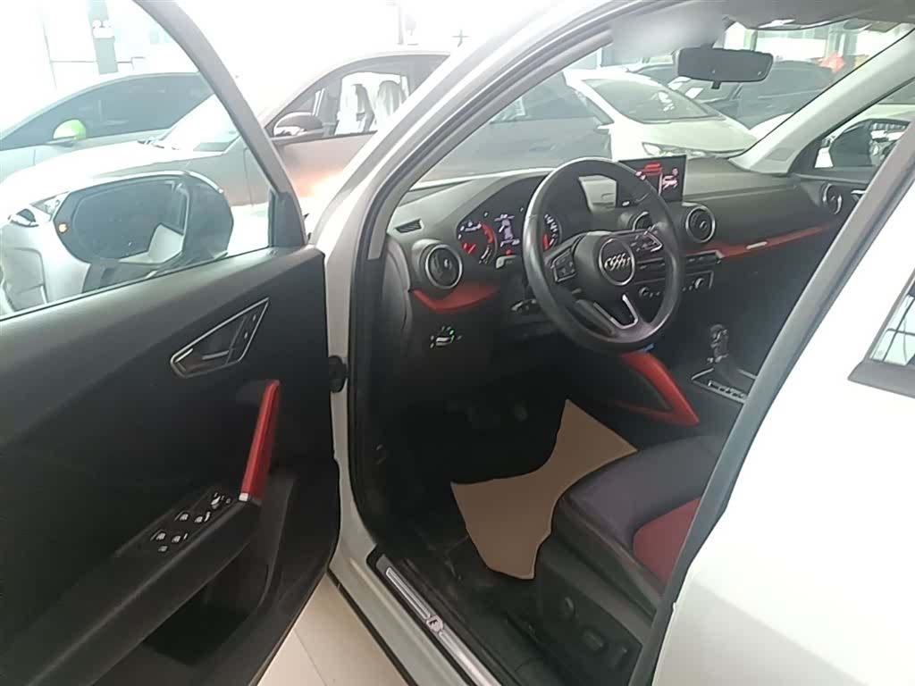 Audi Q2L, 2019 16