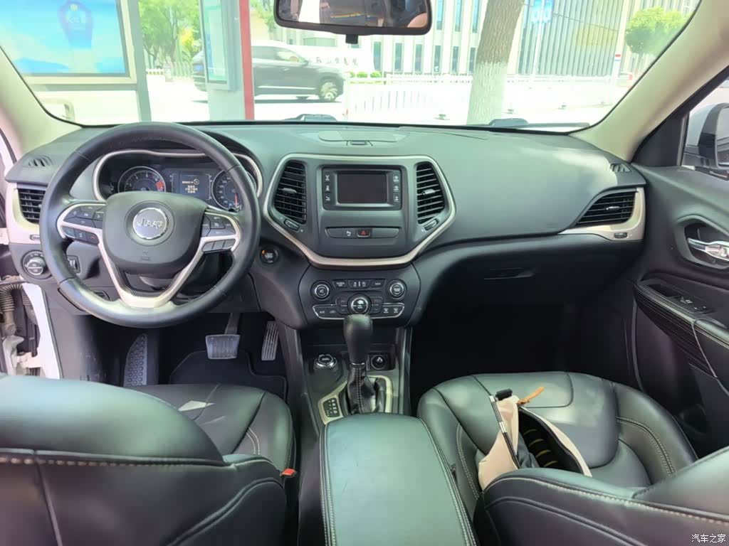 Jeep Cherokee, 2017 10