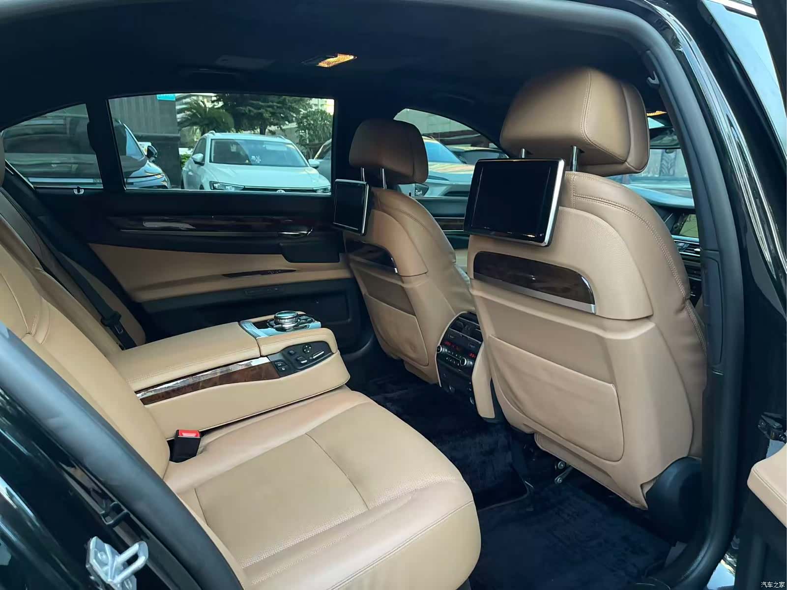 BMW 7 Series, 2016 8