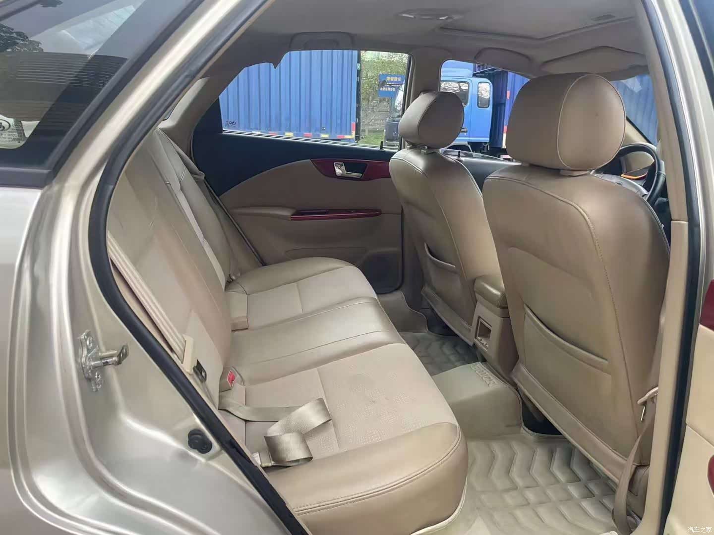 Buick 1.6LE-MT, 2011 8