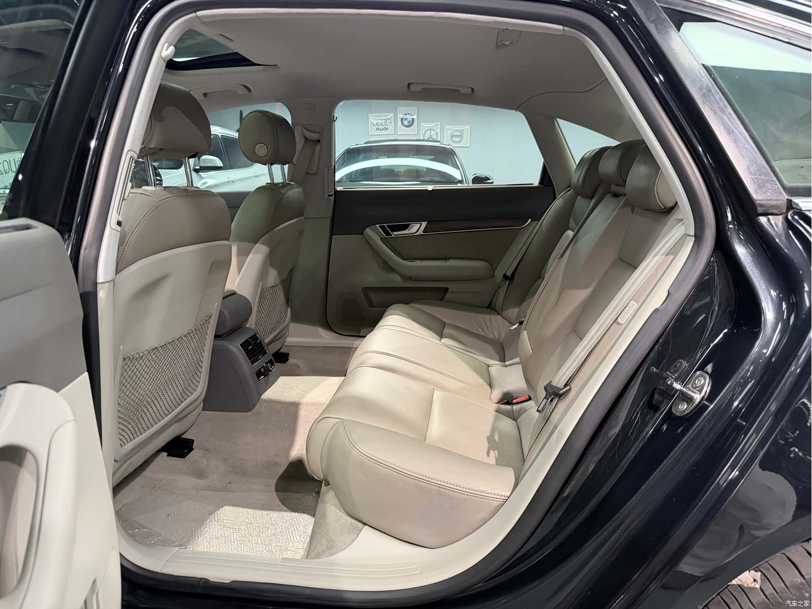 Audi A6L, 2012 10