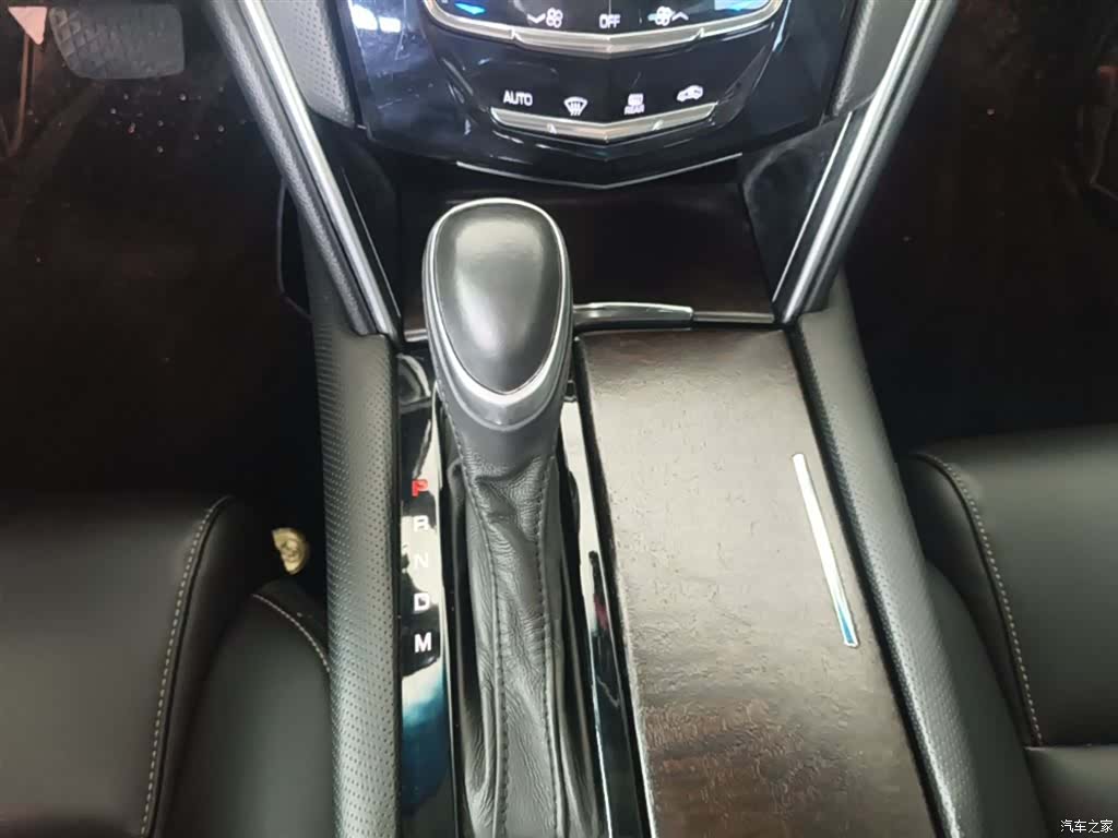Cadillac XTS, 2020 14