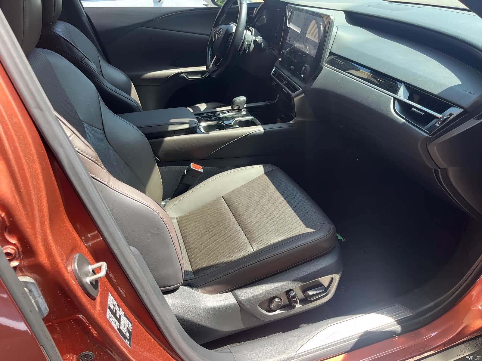 Lexus RX, 2023 12