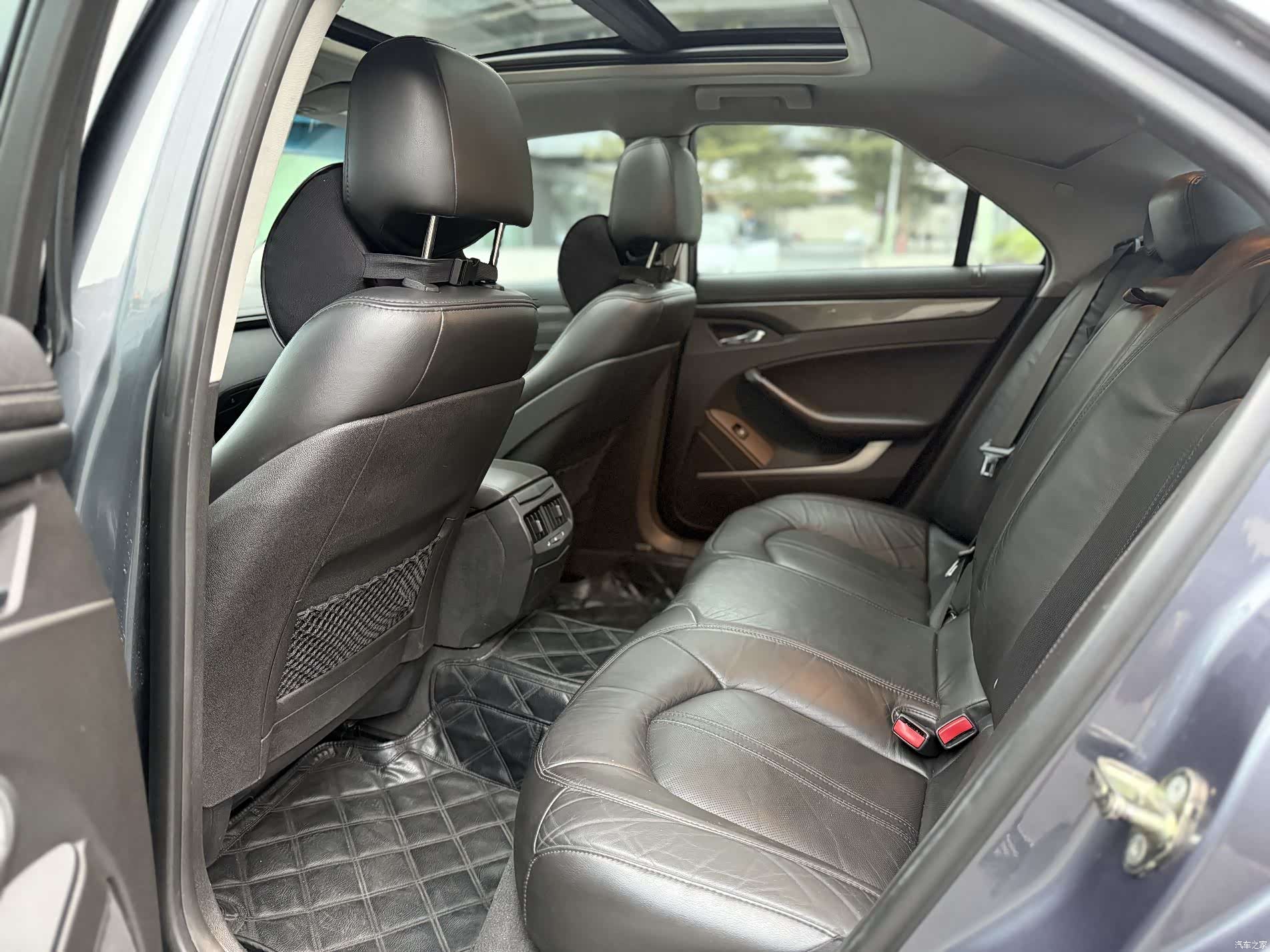 Cadillac CTS, 2011 10