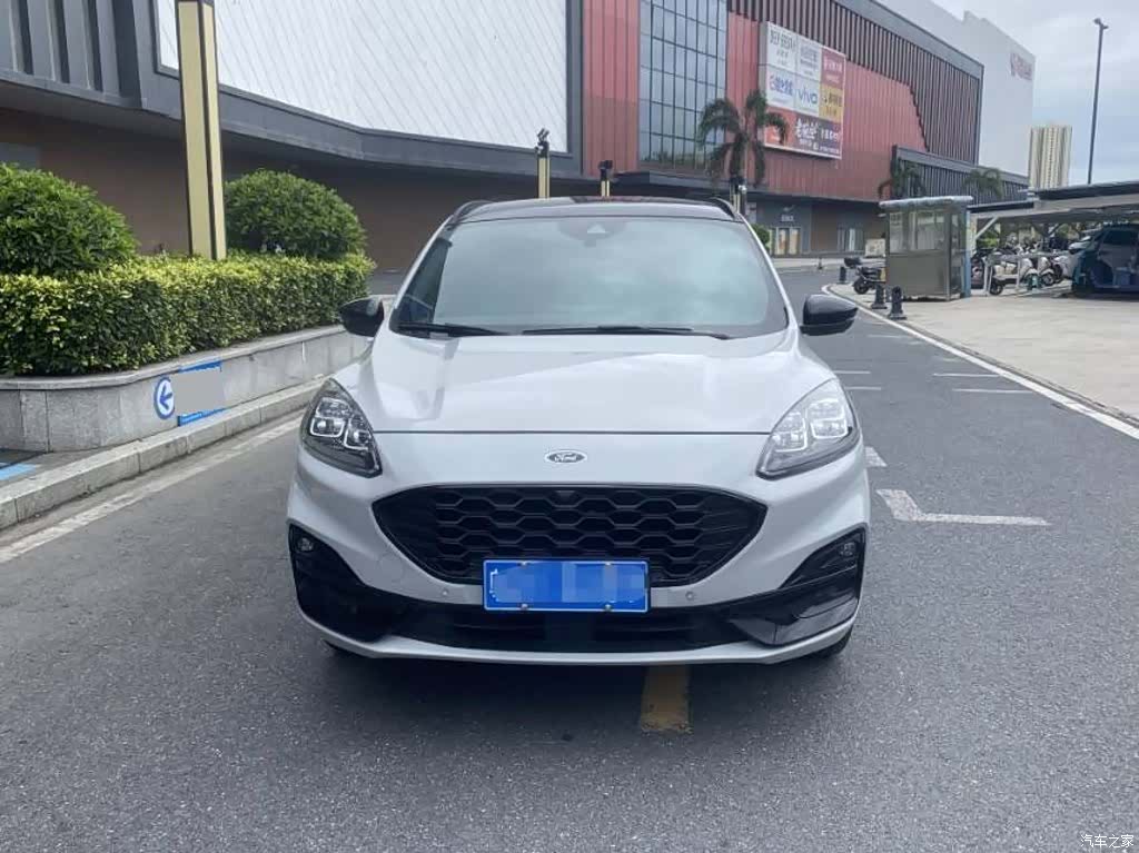 Ford Escape, 2023 2